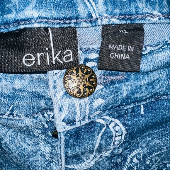 Erika capri floral stretch jeans size xl - Picture 3 of 3